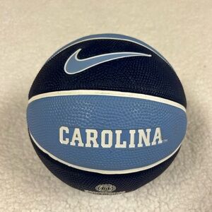 Nike UNC University of North Carolina Tarheel 7” mini rubber basketball